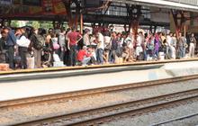PKL di stasiun Jakarta-Bogor ditertibkan, pedagang emosi