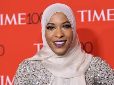 Atlet Ibtihaj Muhammad saat menghadiri Gala 100 TIME di Manhattan, New York, AS, Selasa (25 /4). Ibtihaj merupakan atlet anggar yang berasal dari Amerika Serikat. (AFP Photo)