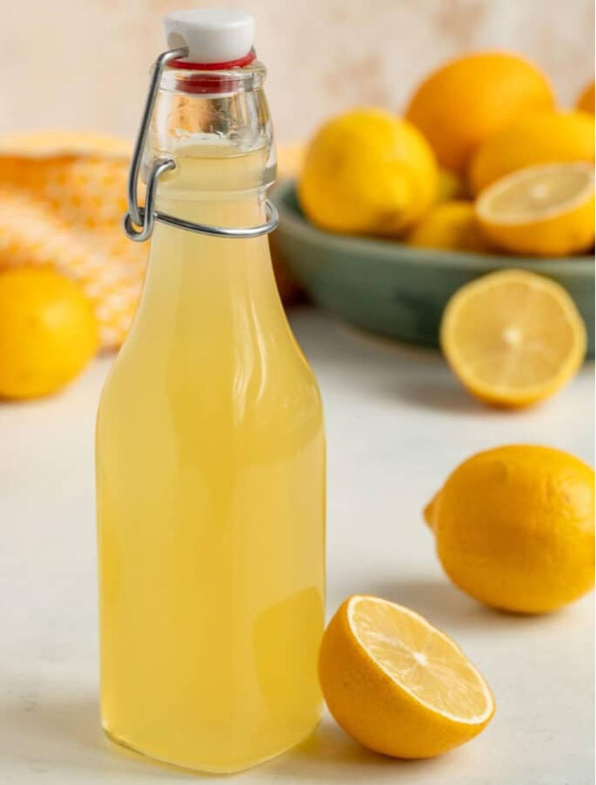 Ilustrasi Air Perasan Lemon