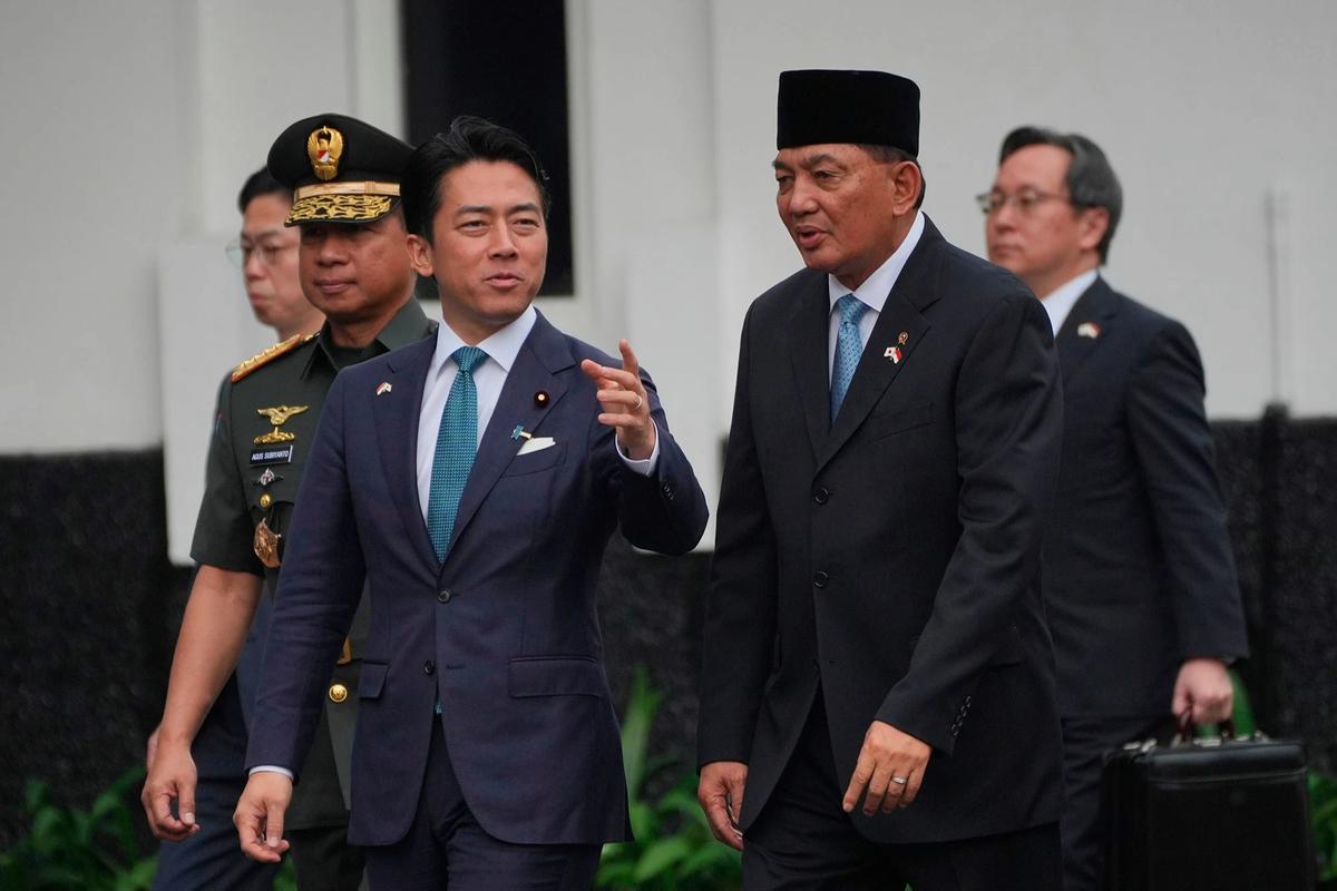 FOTO: Menhan Sjafrie Terima Kunjungan Menhan Jepang di Jakarta