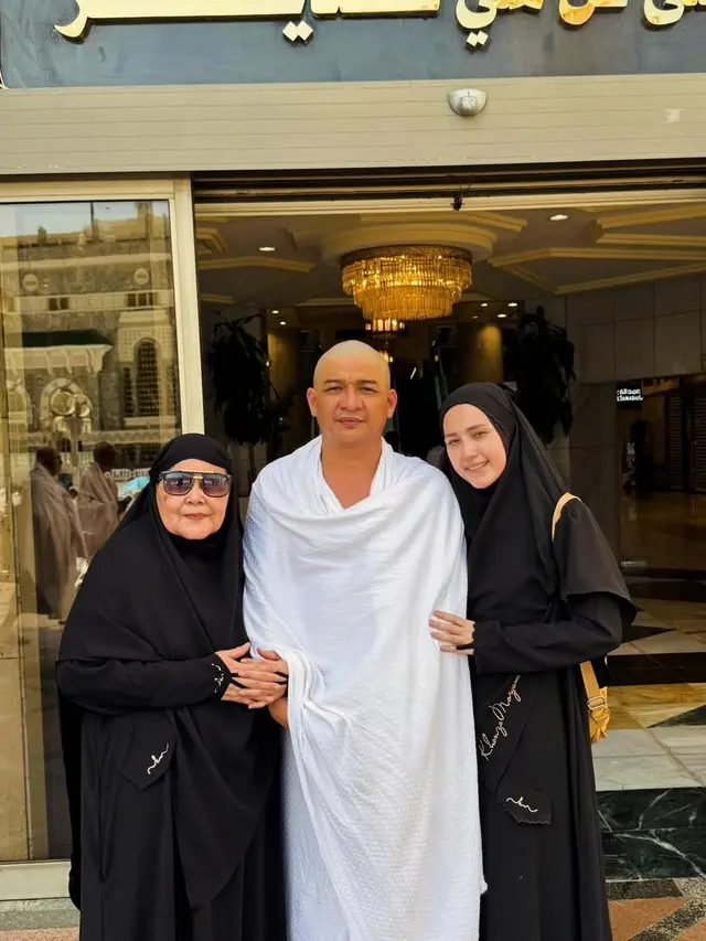 Deretan Artis Indonesia Kini Menyandang Gelar Haji (Instagram/pashaungu_vm)