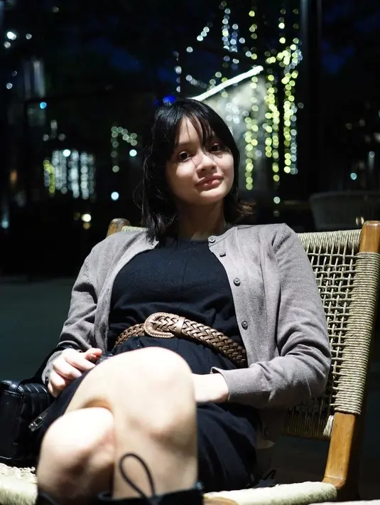 Kini ia tumbuh jadi remaja yang cantik dan dekat dengan keluarga. Di berbagai momen ia selalu tampak dekat bersama saudara-saudara dan orang tuanya. [Instagram.com/andra_photo]