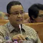 Mendikbud Anies Baswedan saat membahas Ujian Nasional (UN) di Komisi X, Jakarta, Rabu (25/4/2016). (Liputan6.com/Johan Tallo)