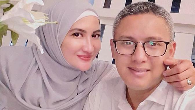 Jarang Tersorot Ini 7 Potret Mesra Natalie Sarah Dan Suami Hot Liputan6 Com