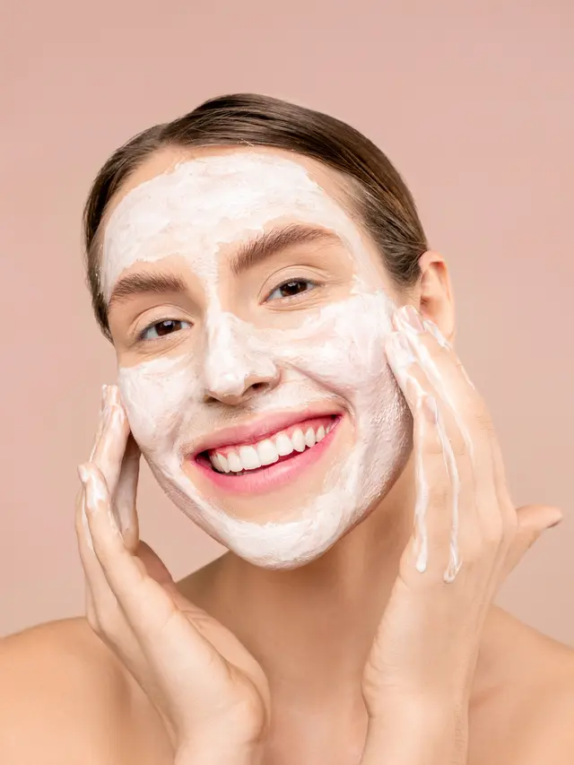 ilustrasi cara menghilangkan bruntusan di dahi/Shiny Diamond/pexels