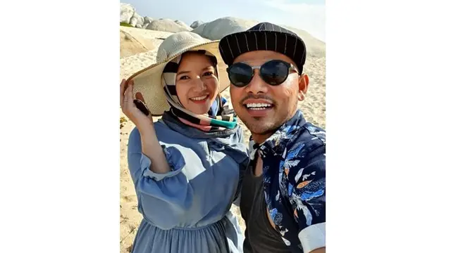 Rencananya keduanya akan menggelar pernikahan resmi sekaligus resepsi di Belitung pada Februari 2020.