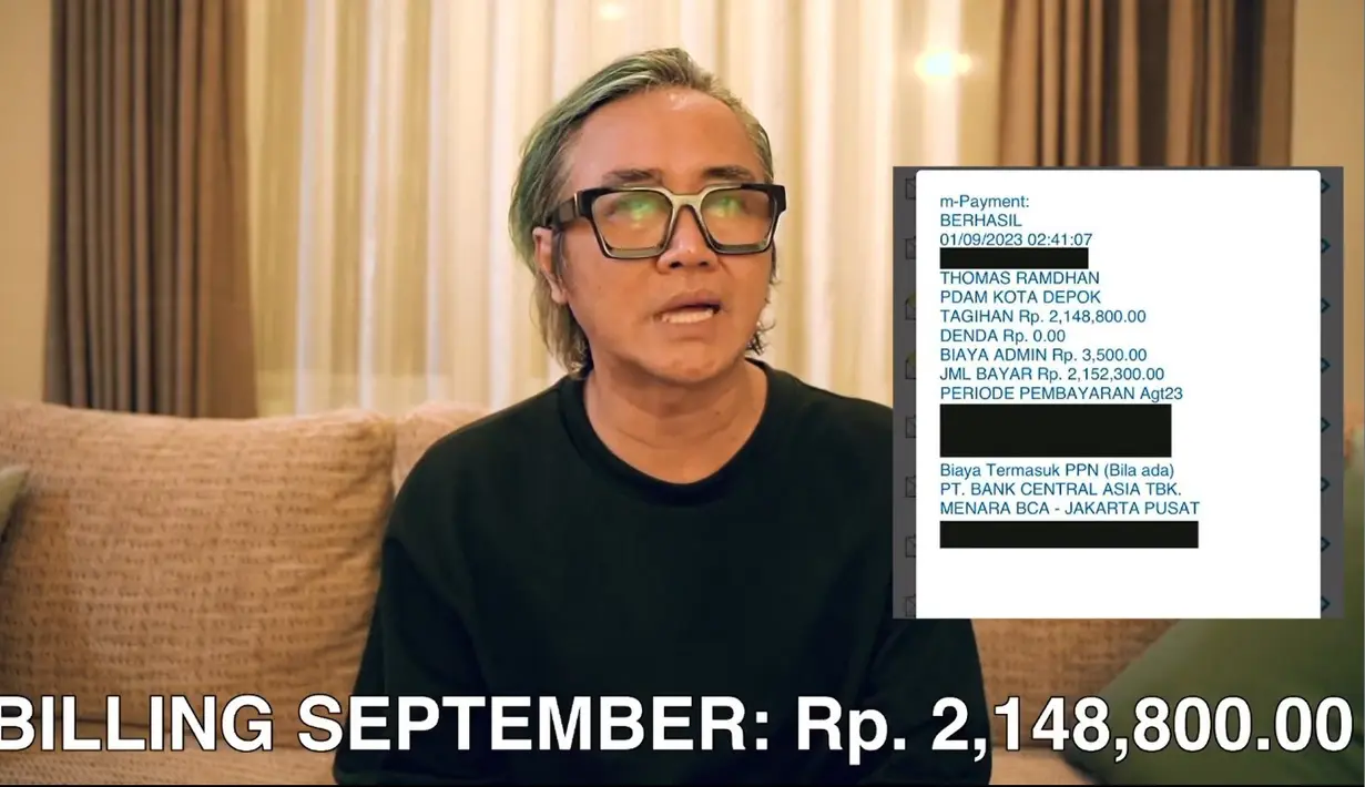 Thomas yang bingung dengan tagihan air tersebut lantas menghubungi pihak perusahaan air. Ia dibuat bingung karena rumahnya hanya diisi dua orang dan jarang ada di rumah. [Instagram/thomasramdhan]