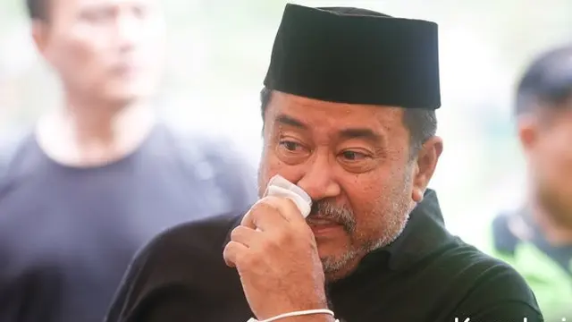 Rano Karno Ziarah Makam Mak Nyak