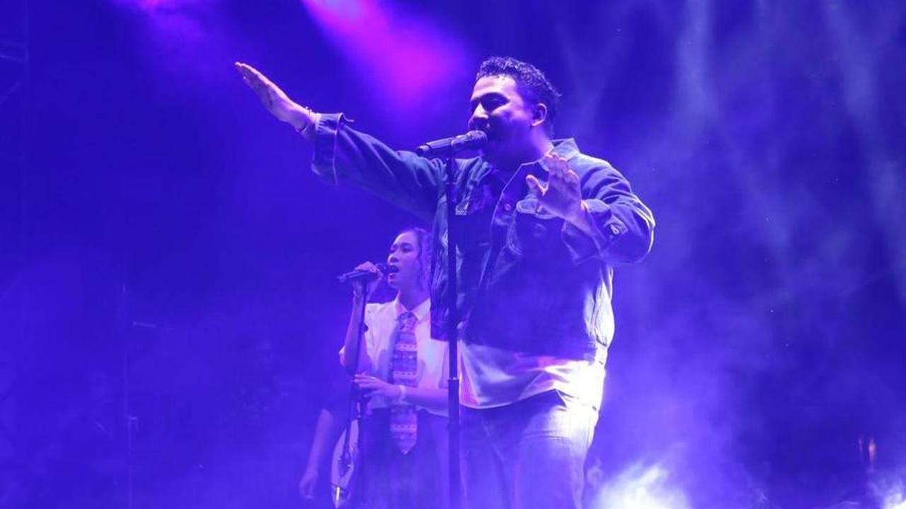 10 Potret Sal Priadi Sukses Bikin Penonton KLBB BRI Festival 2025 Menangis, Terlarut dalam Emosi