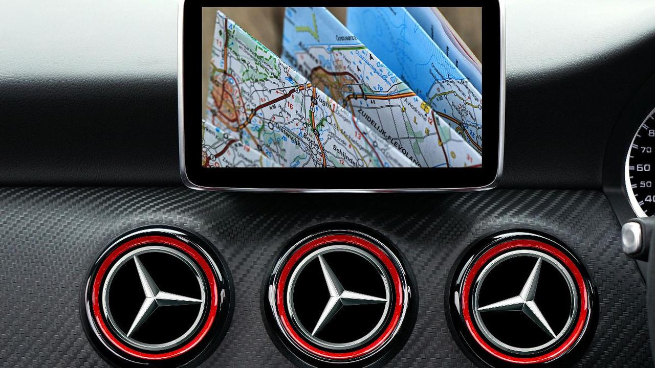 Jam atom adalah bagian penting dari cara kerja sistem GPS, menjadikannya sangat penting untuk navigasi.&nbsp;