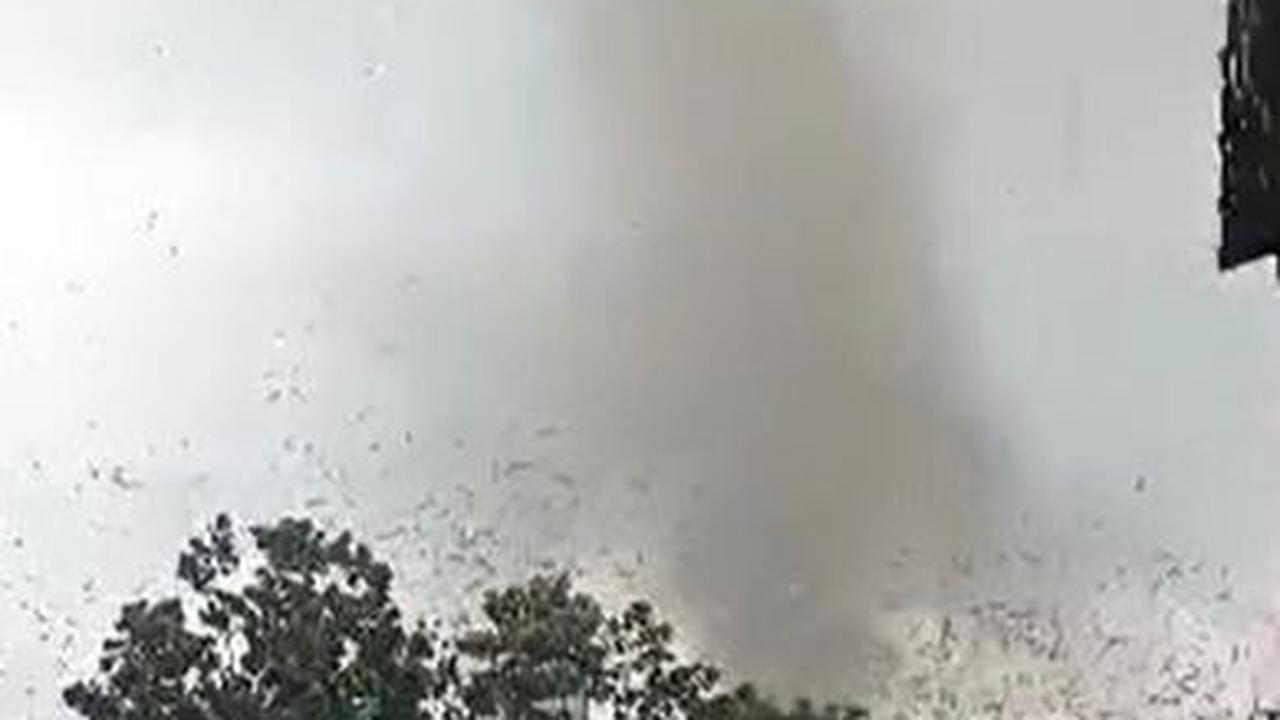 "Cukuplah dengan menggunakan istilah yang sudah familiar di masyarakat Indonesia, sehingga masyarakat dapat memahaminya dengan lebih mudah," ujarnya.