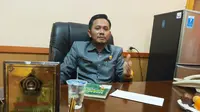 Ketua DPD Partai Golkar Kabupaten Blora, Siswanto ketika ditemui di kantornya DPRD Blora. (Liputan6.com/ Ahmad Adirin)