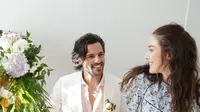 bintang serial Turki Cinta di Musim Cherry Serkan Cayoglu dan Ozge Gurel bertunangan (Foto: Instagram @ozgecangurelofficial)