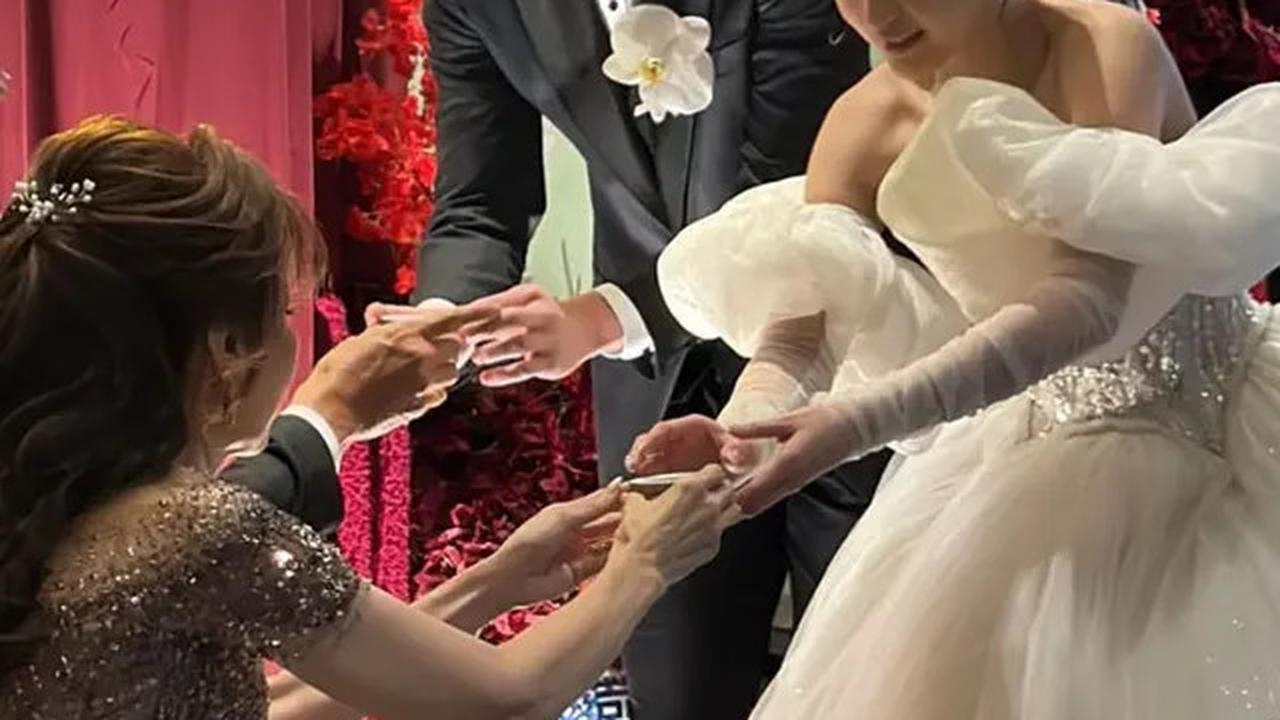 Gaun Pengantin Nita Vior Saat Menikahi Pebasket Vincent Kosasih, Seksi tapi Anggun Bertudung