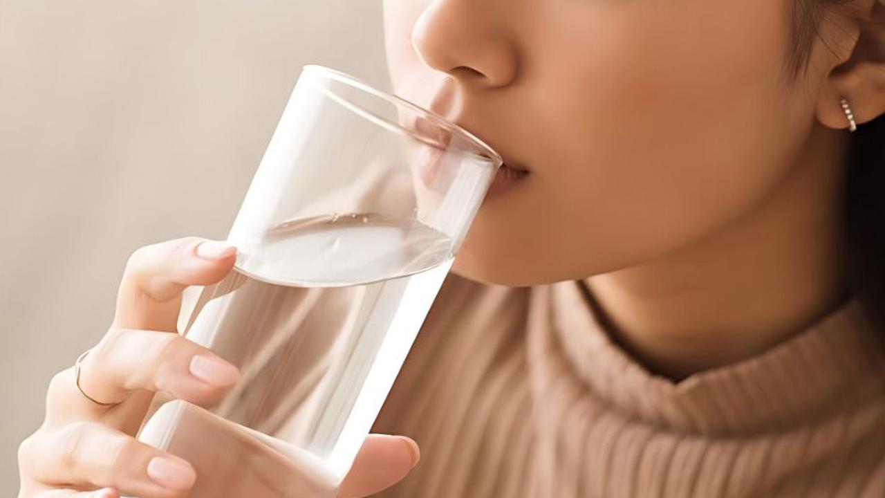 Tak Suka Minum Air Putih Tapi Jajan Jus dan Teh Manis, Ginjal Wanita Ini Dipenuhi 300 Batu Sebesar Roti Pao Ukuran Mini