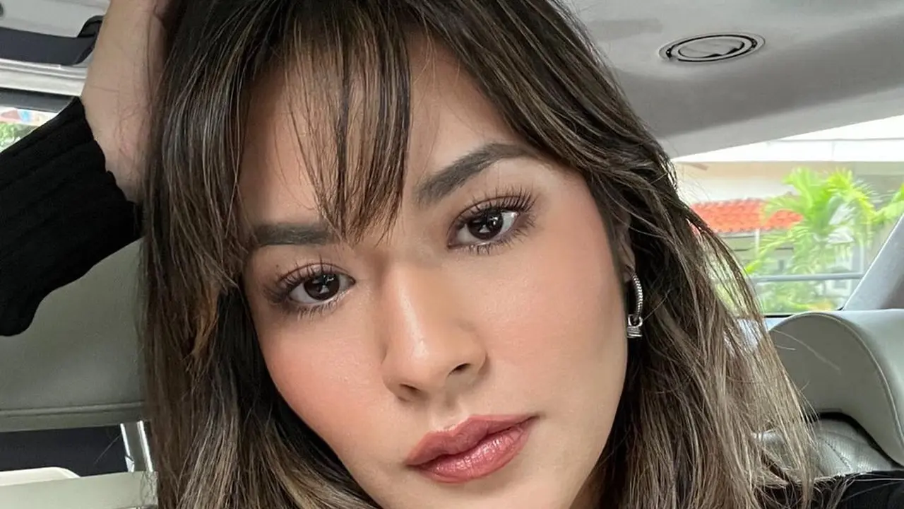 8 Potret Inspirasi Tampilan Rambut Berponi di Tahun 2024, dari Raisa Andriana, Syifa Hadju, Dian Sastrowardoyo, dan Anya Geraldine