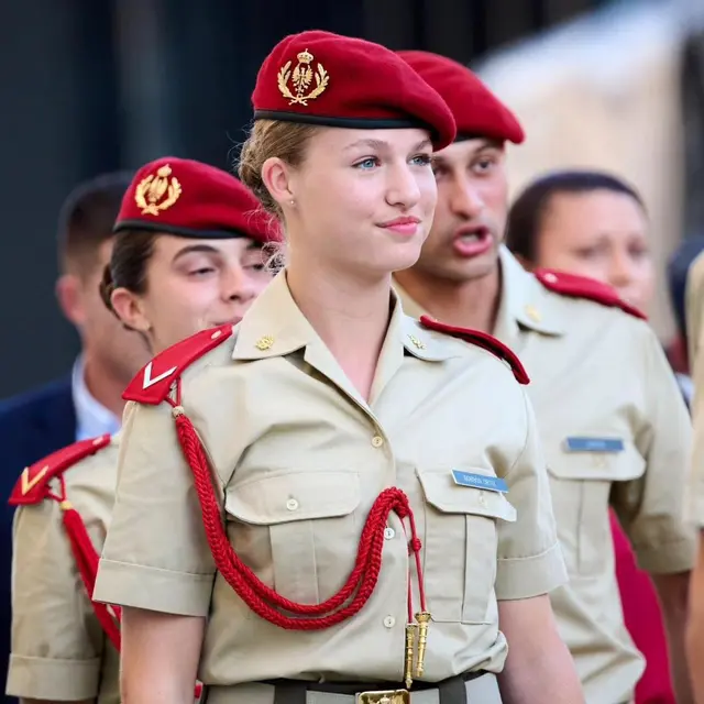 Gaya Maskulin Putri Leonor, Calon Ratu Spanyol yang Jadi Tentara Cantik Dalam Balutan Seragam Militer