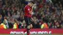 Striker Manchester United, Alexis Sanchez, usai bermain imbang oleh Valencia pada laga Liga Champions di Stadion Old Trafford, Selasa (2/10/2018). Manchester United ditahan 0-0 oleh Valencia. (AP/Jon Super)