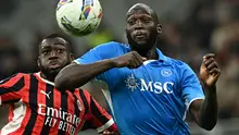 Pemain depan Napoli asal Belgia Romelu Lukaku (kanan) berebut bola dengan gelandang Prancis AC Milan Youssouf Fofana selama pertandingan sepak bola Serie A Italia Ac Milan vs Napoli di stadion San Siro Meazza di Milan pada 29 Oktober 2024.Gabriel BOUYS / AFP