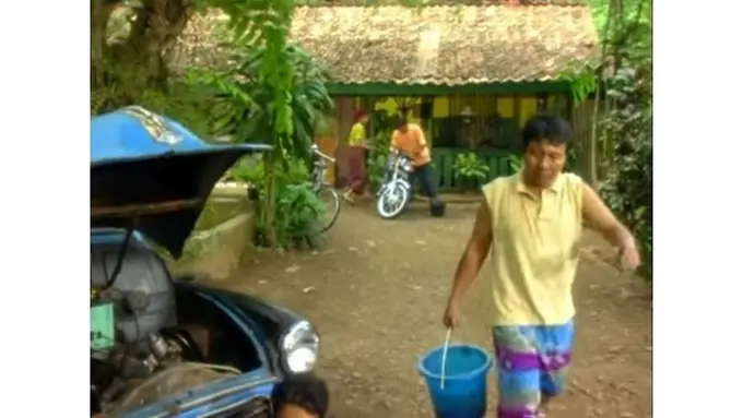 Rumah ikonik di sinetron Si Doel Anak Sekolahan, di rumah bernuansa hijau kuning ini banyak adegan perbincangan para aktornya.