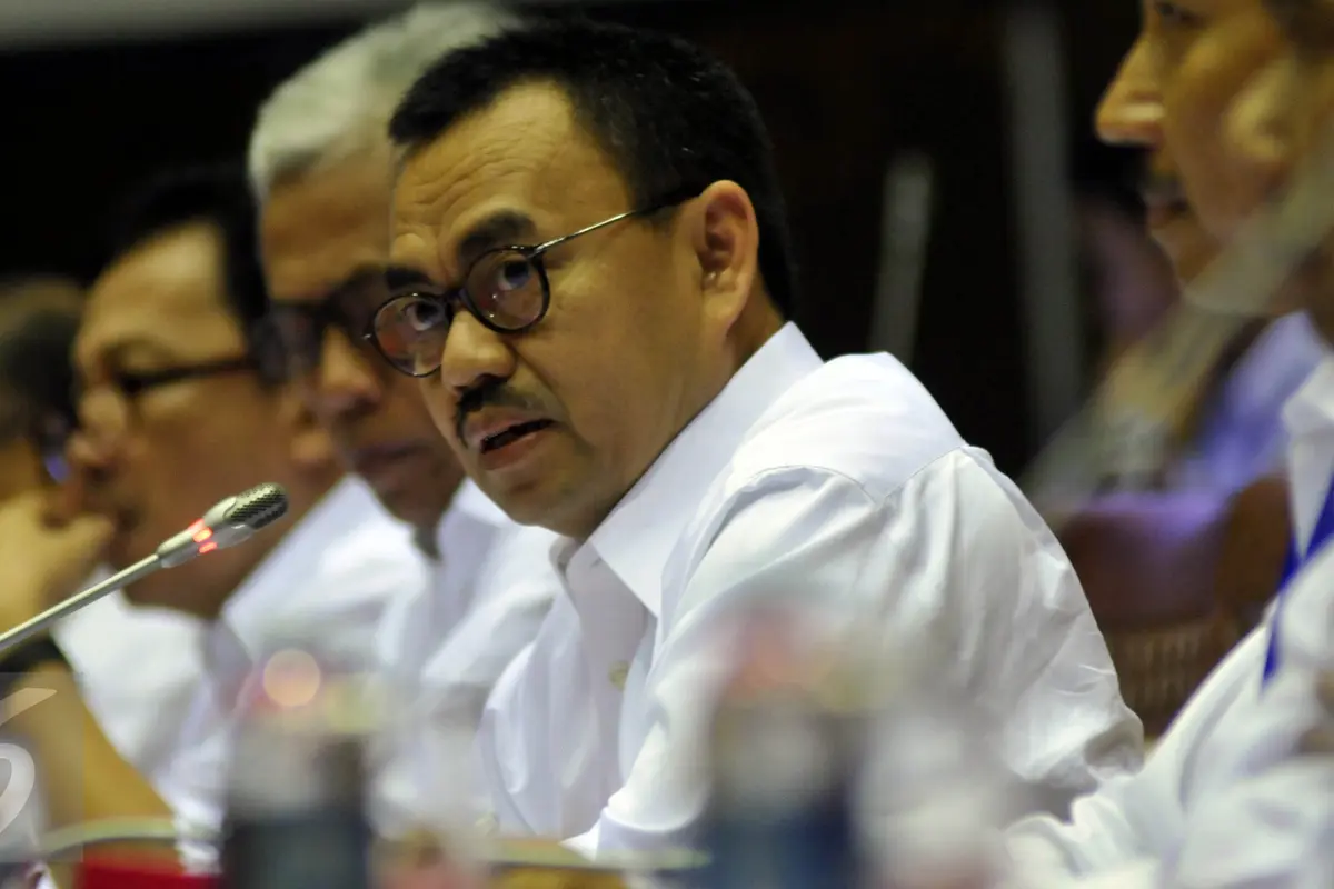20151201-Bahas Anggaran, Menteri ESDM Gelar Rapat dengan Komisi VII DPR