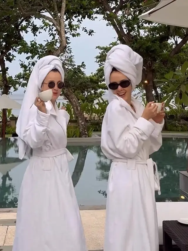 Cathy Sharon dan Julie Estelle (Instagram/cathysharon)