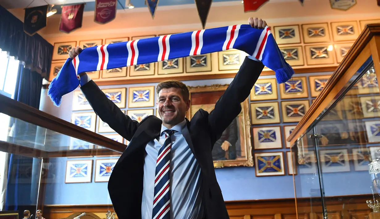 Steven Gerrard mengikat kontrak sebagai manajer tim Glasgow Rangers dengan durasi 4 tahun pada 4 Mei 2018 menggantikan Graeme Murty yang dipecat. (AFP/Andy Buchanan)