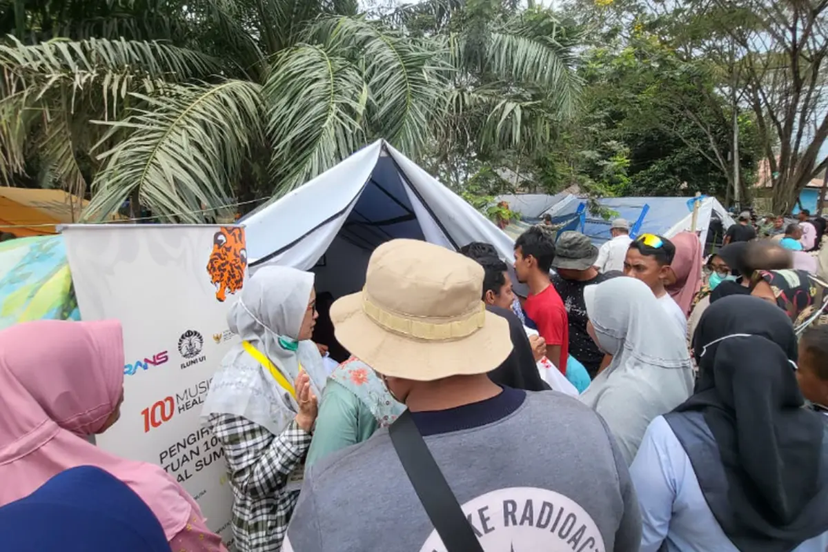 Penyaluran bantuan untuk korban bencana Sumatera