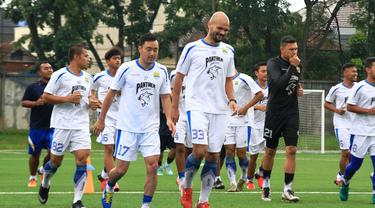 Van Dijk Maitimo Sempurnakan Kekuatan Persib Bola Liputan6 Com