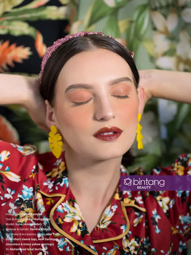 [Bintang] Tampil glowing dengan pilihan variasi makeup palette yang bold dramatis. Instant chicness! ​