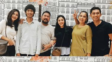 Hati Terbelah Jamal Mirdad Lydia Kandou Tetap Jaga Kebersamaan News Entertainment Fimela Com