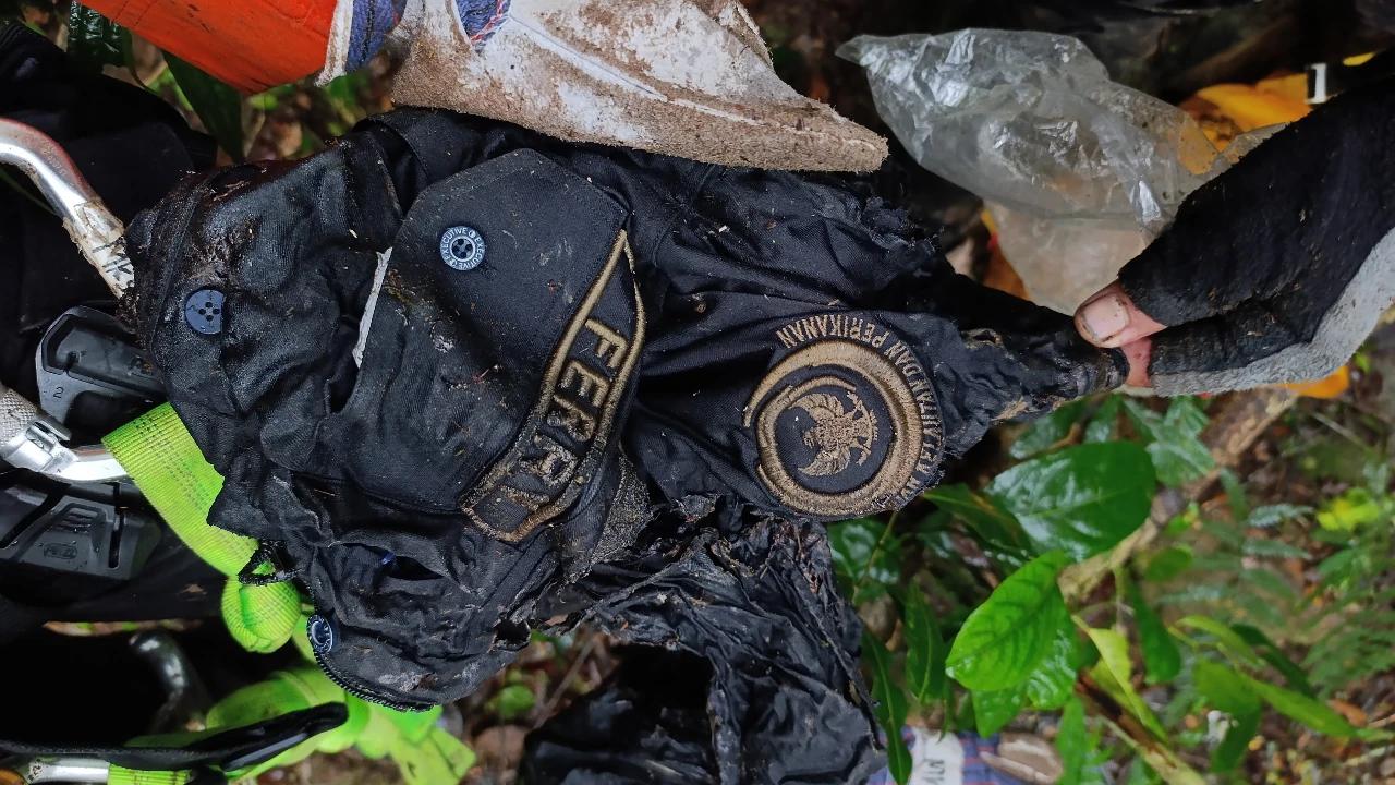 Di Lokasi Pencarian, Tim SAR Gabungan Temukan Barang Kru dan Penumpang ATR 42-500