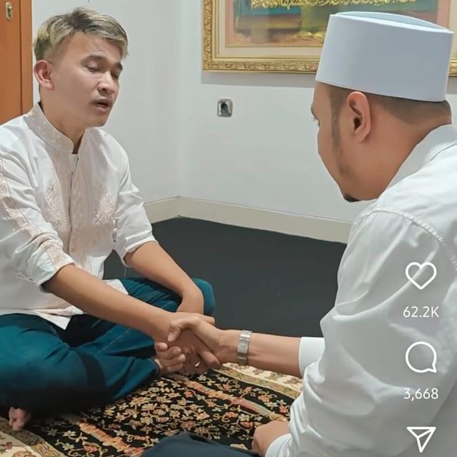 Ruben Onsu mualaf. (tangkapan layar Instagram/ ruben_onsu)