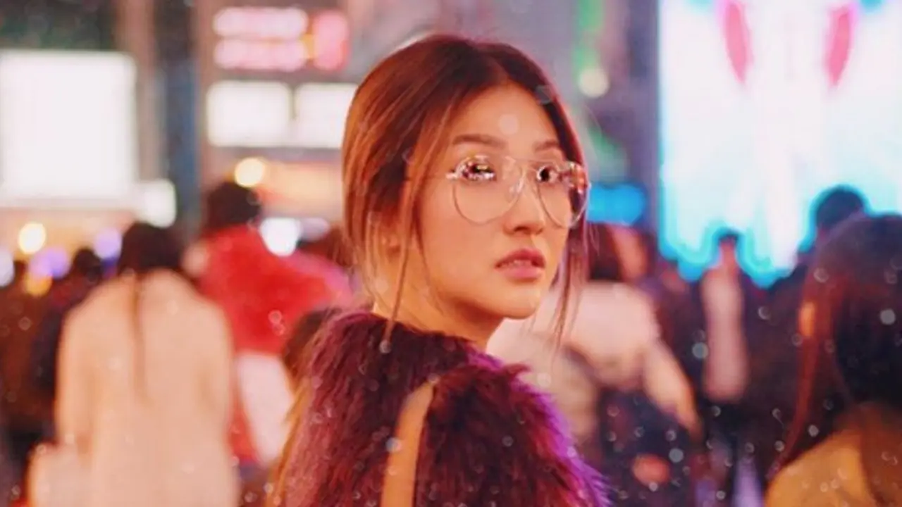 Suka Pakai Daster, Ini Makeup Sarwendah yang Korea Banget!