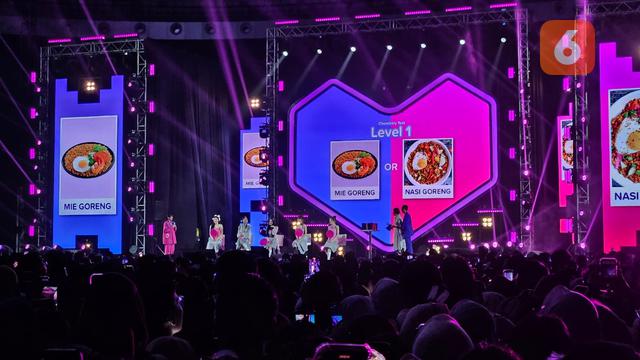 Member Red Velvet Bermain Games Tes Chemistry Bersama Indra Herlambang dan Cia Wardhana di Gelaran Lazada Fest 12.12 (Foto: Aditya Eka Prawira/Liputan6.com)