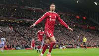 Pemain Liverpool Hugo Ekitike merayakan gol kedua timnya dalam laga Liga Inggris melawan Brighton and Hove Albion di Anfield, Inggris, Sabtu, 13 Desember 2025. (AP Photo/Jon Super)