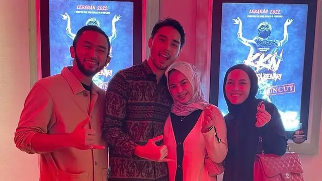 6 Potret Megantara di Gala Premiere KKN di Desa Penari, Perdana Ditemani Istri