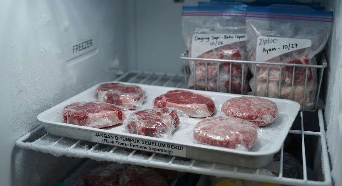 9 Cara Menyimpan Daging di Freezer agar Tidak Menempel, Mudah Diambil Sebagian