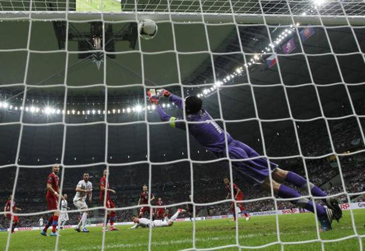Ronaldo antarkan Portugal ke semifinal
