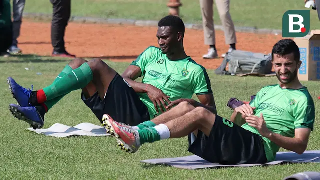 Amido Balde dan Manuchekhr Dzhalilov