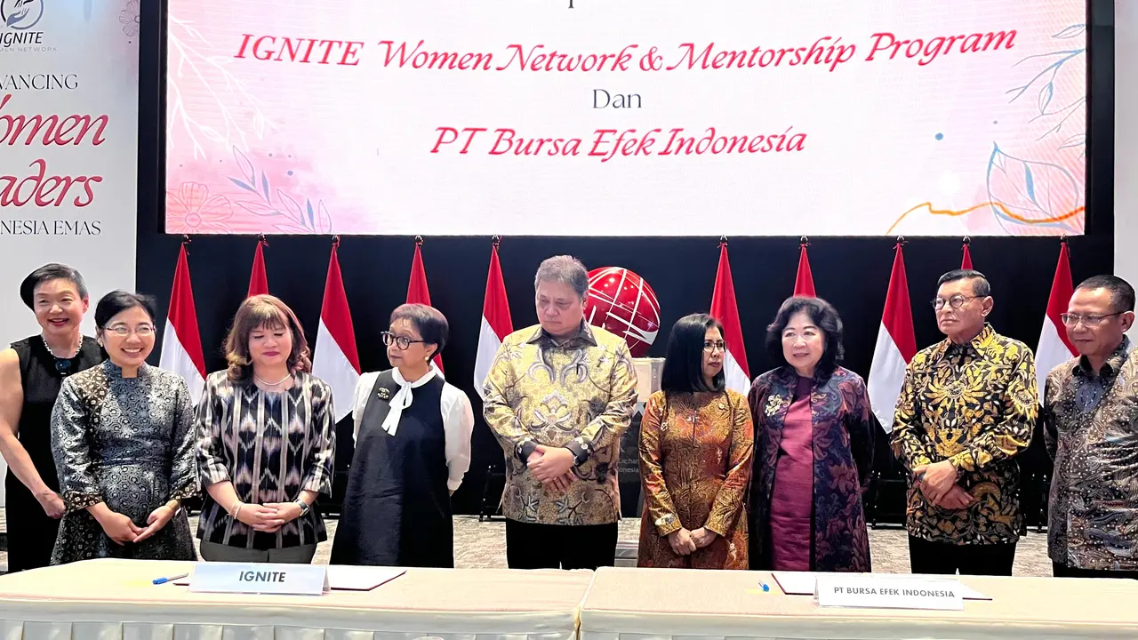 BEI Kearney, Egon Zehnder, dan APindo yang tergabung dalam komunitas IGNITE Women Networking And Mentorship Program (IGNITE), berkolaborasi menyelenggarakan acara IGNITE 2024 bertajuk Advancing Women Leaders for Indonesia Emas. Pipit/Liputan6.com)