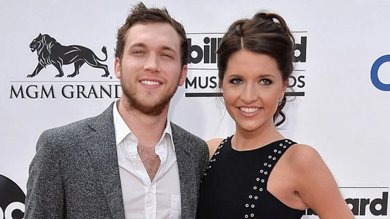 [Bintang] Phillip Phillips dan Hannah Blackwell