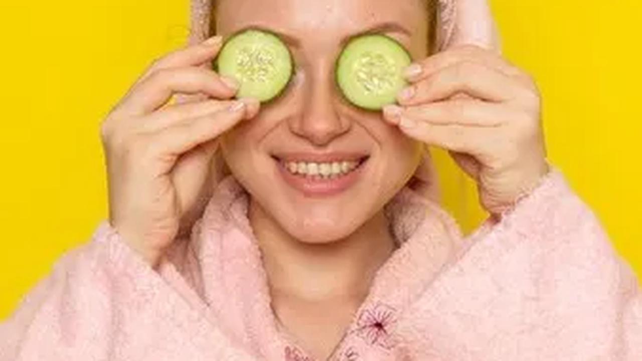 Eye Mask Mentimun: Buah yang Populer untuk Perawatan Mata