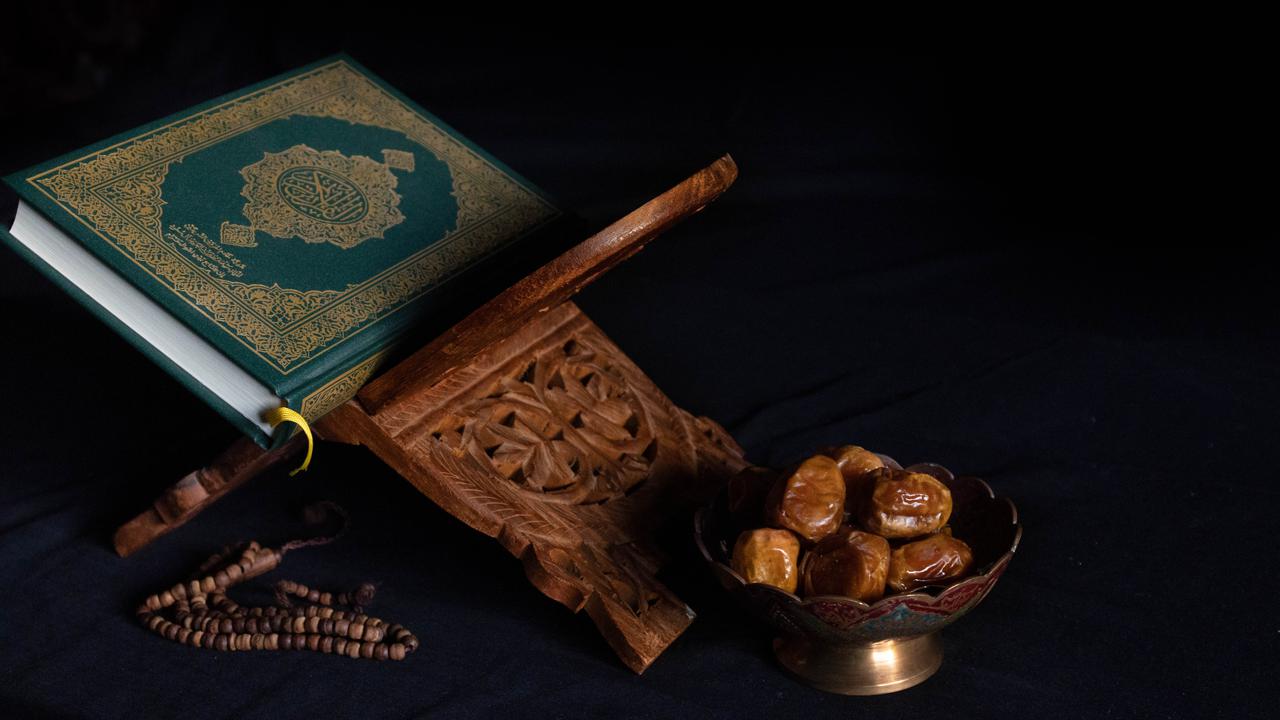 Bacaan Sholat Jenazah Takbir 1-4, Lengkap dengan Niat Mayat Laki-Laki dan Perempuan