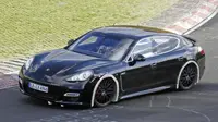 Arsitektur dari Porsche Panamera dikatakan dibuat dari baca super kuat dan alumunium untuk menekan bobot kendaraan dari versi sebelumnya.