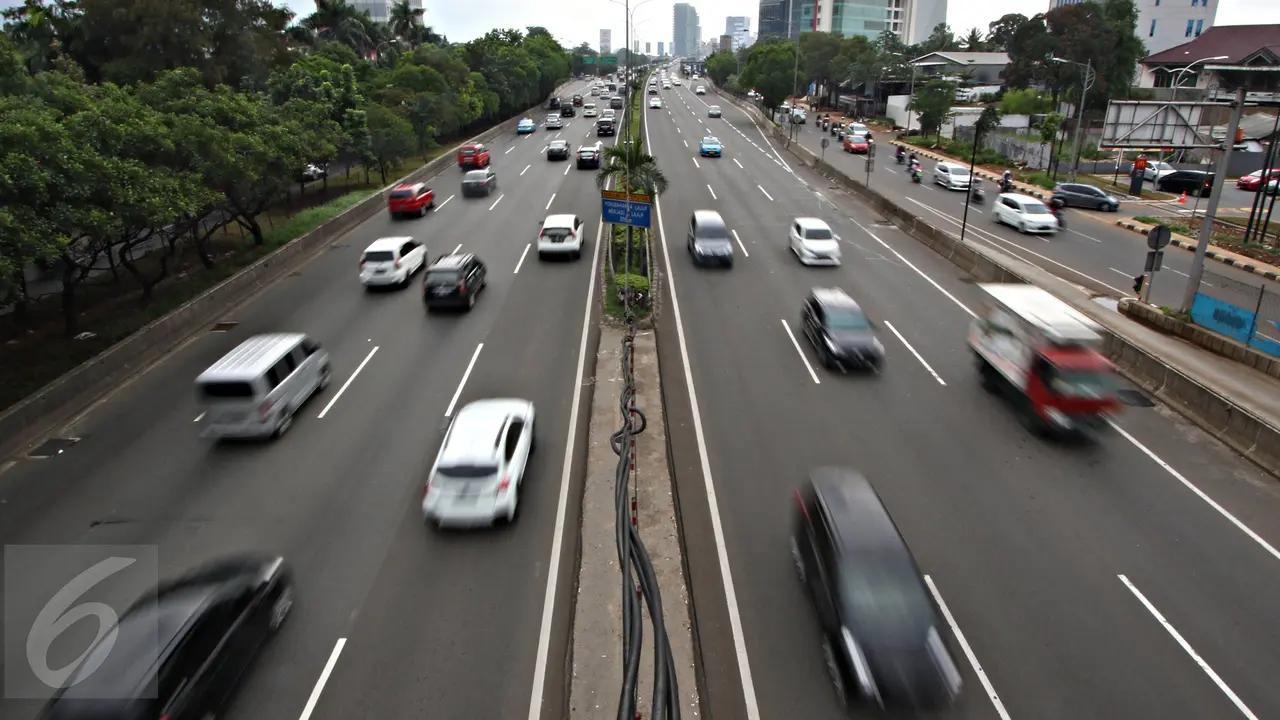 20160102-Lalu lintas di Jakarta Libur Tahun Baru-Jakarta- Immanuel Antonius