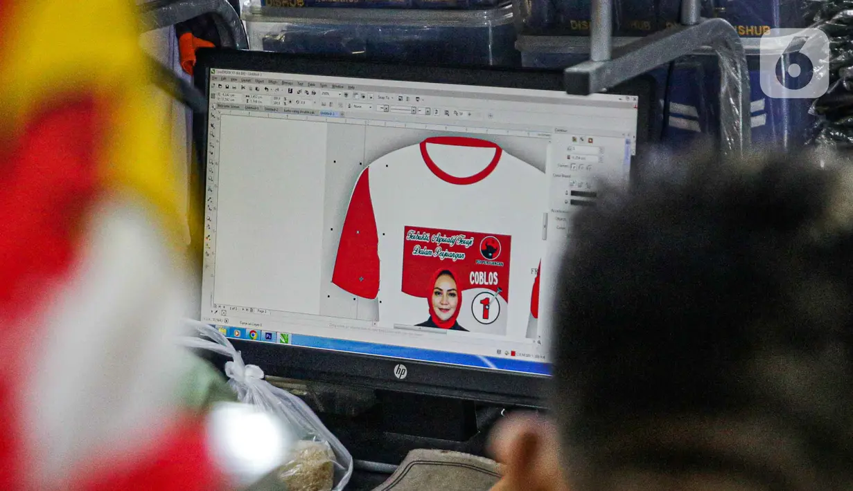 Pedagang mampu mengerjakan hingga ribuan kaos dan ratusan kemeja dalam sekali pesanan. (Liputan6.com/Faizal Fanani)