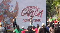 Lagu Wika Salim menggema di Surabaya. Lagu Bersama Garuda (We are Together) yang dinyantikan oleh Wika Salim akan jadi theme song Piala Dunia U-17 2023. (Bola.com/Aditya Wany)