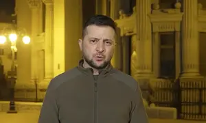Presiden Ukraina Volodymyr Zelenskyy berbicara dari Kiev, Ukraina soal serangan Rusia, Sabtu, 19 Maret 2022. (Foto: via AP)
