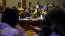 Menteri Keuangan Bambang Brodjonegoro mengikuti rapat kerja dengan Komisi XI di Komplek Parlemen Senayan, Jakarta, Selasa (6/10/2015). Rapat tersebut membahas rencana kerja dan anggaran Kementrian Keuangan tahun 2016. (Liputan6.com/Johan Tallo)